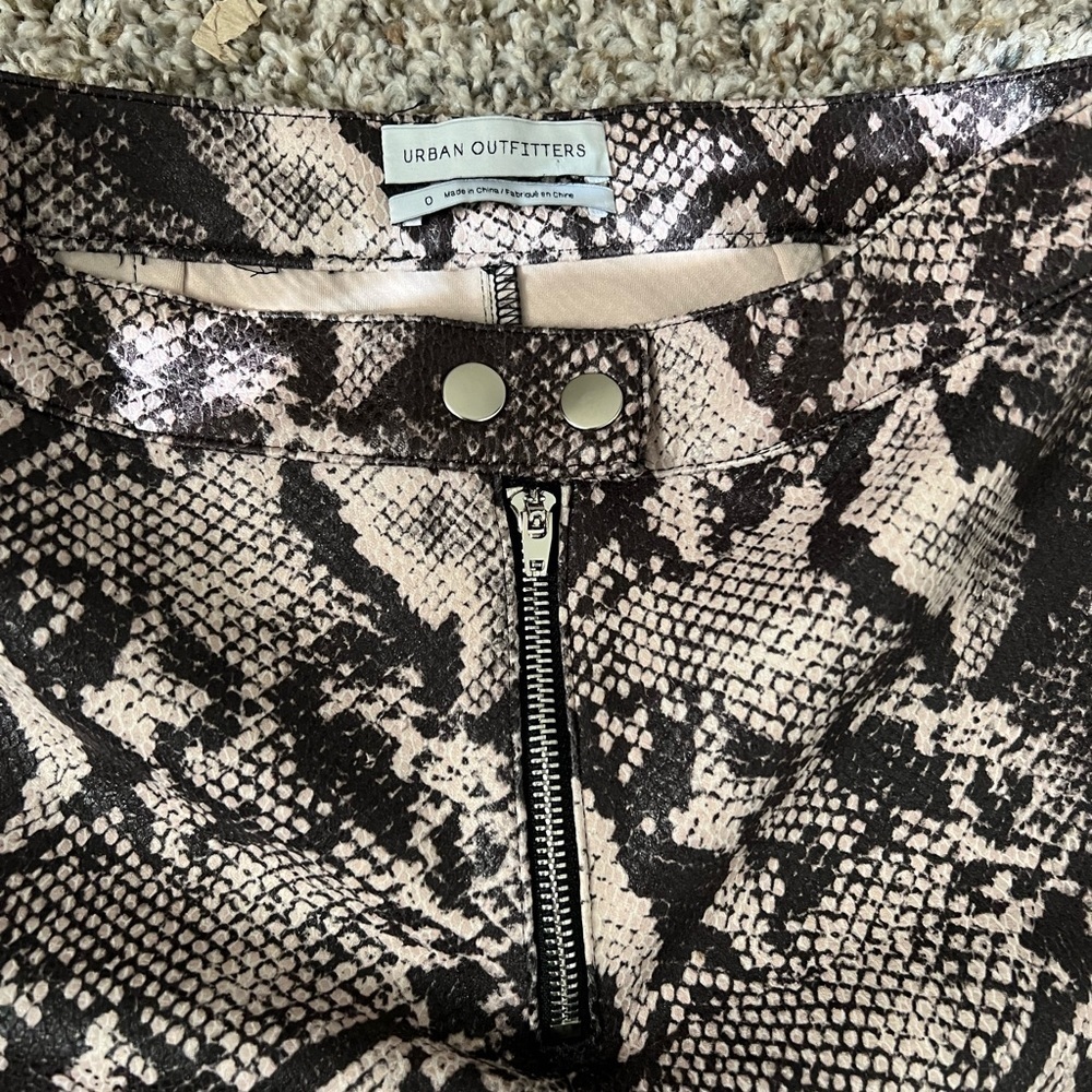 Urban Outfitters Maia Snake Print High Waisted Pa… - image 4